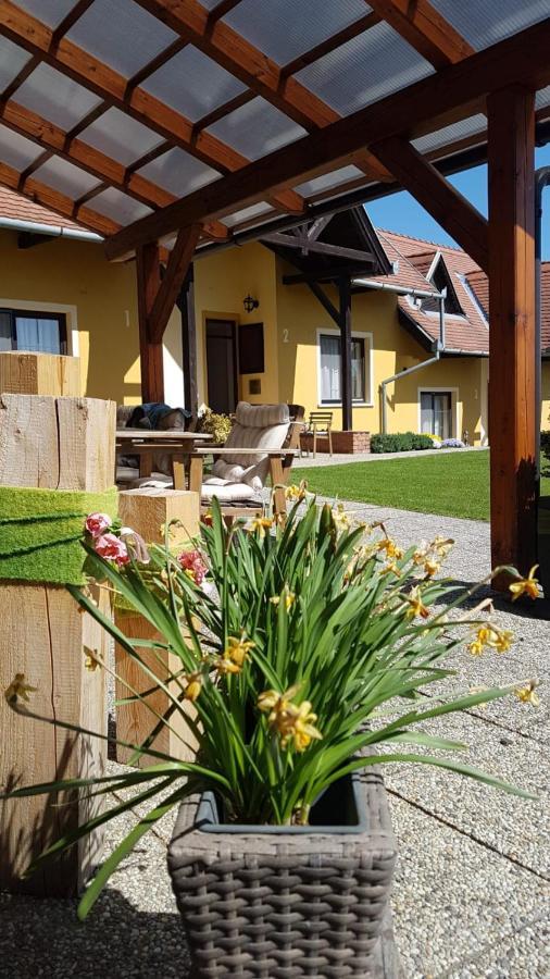 Fertőrákos Huber Panzio Bed & Breakfast エクステリア 写真